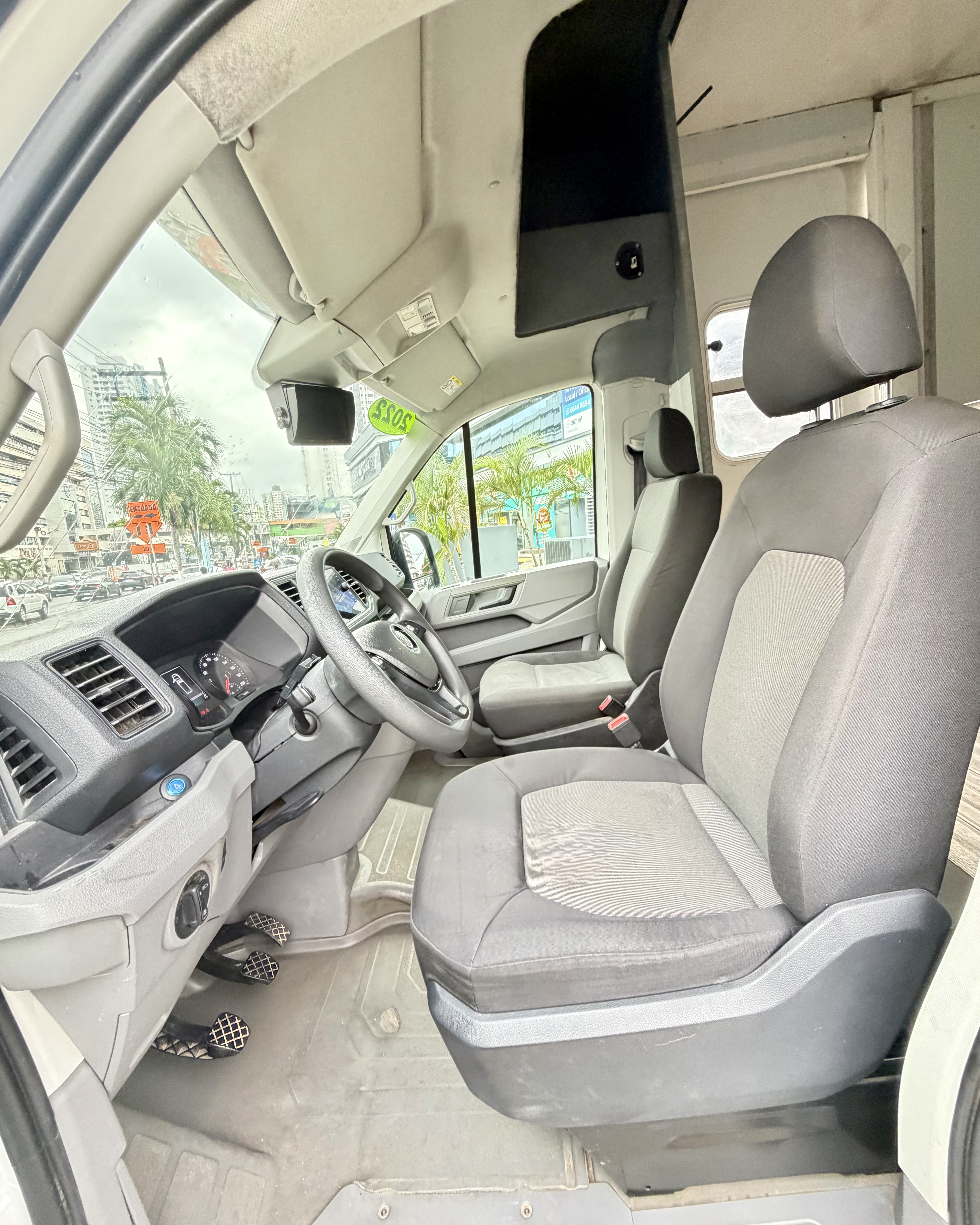 VOLKSWAGEN CRAFTER 2022