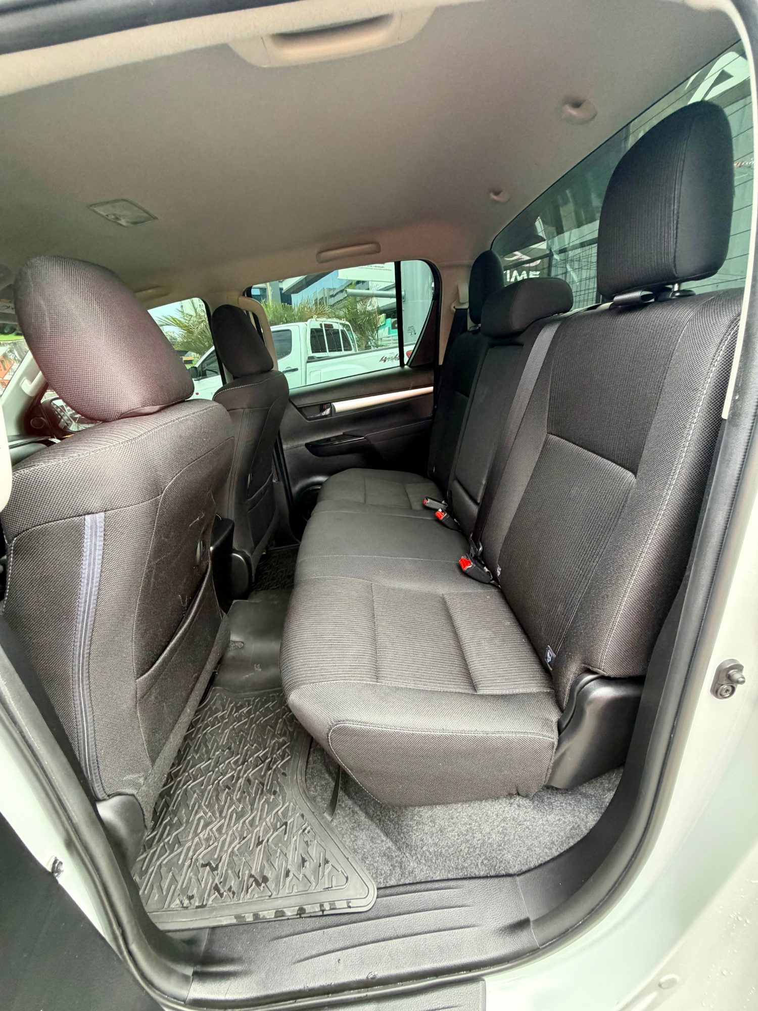 TOYOTA HILUX 2023