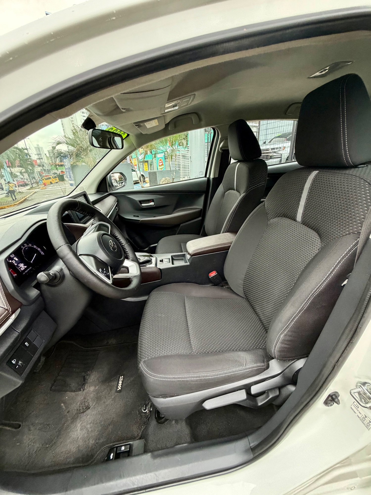 TOYOTA YARIS 2023