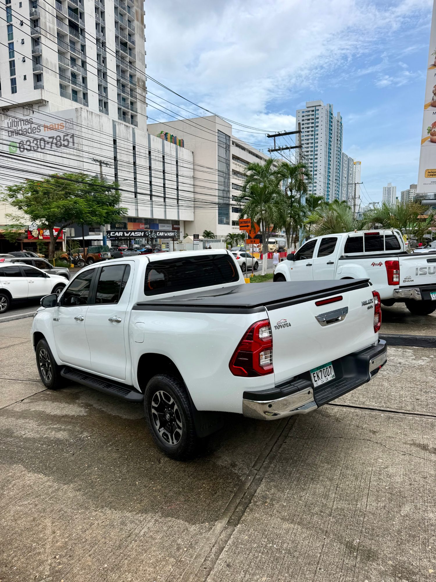 TOYOTA HILUX 2023