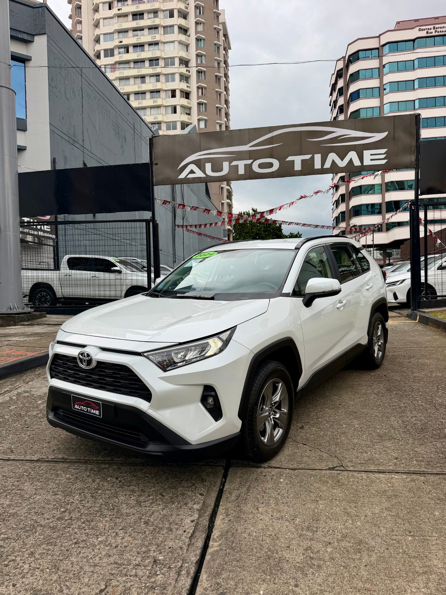 TOYOTA RAV4 2024