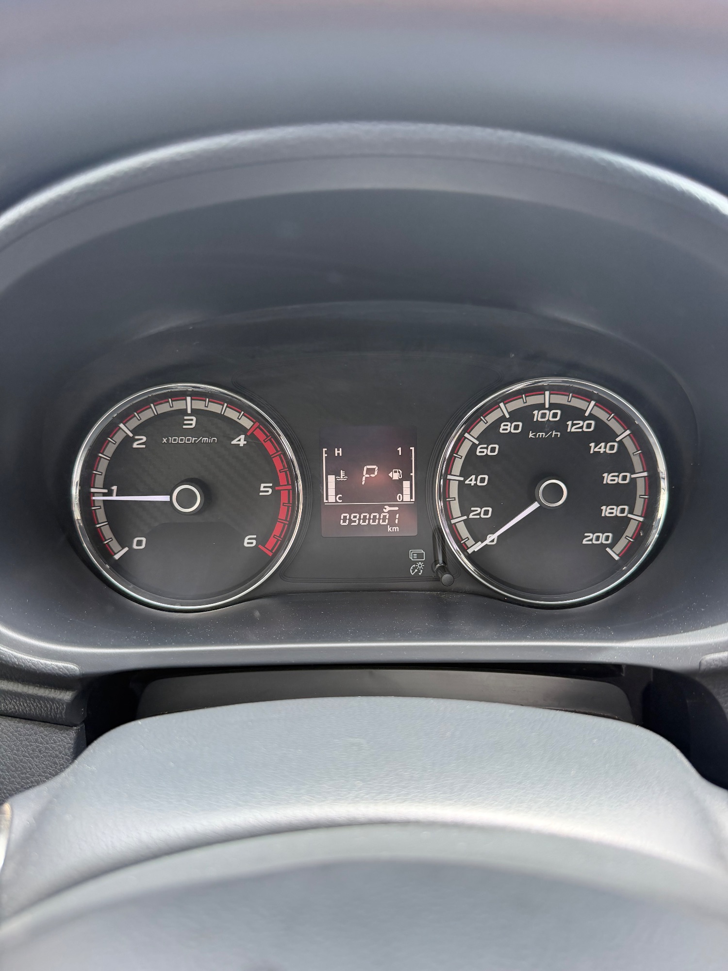 MITSUBISHI L200 2024