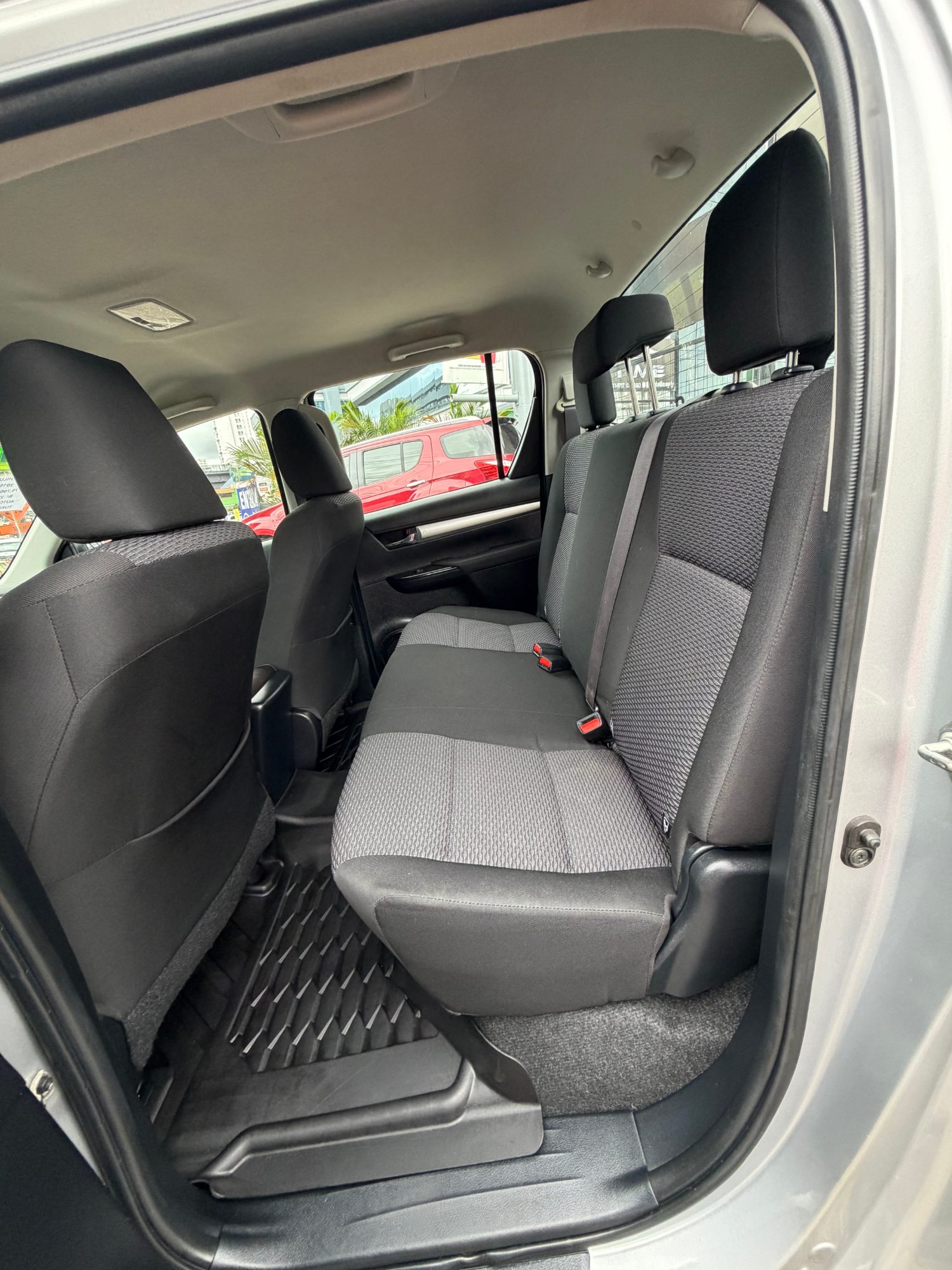 TOYOTA HILUX 2016