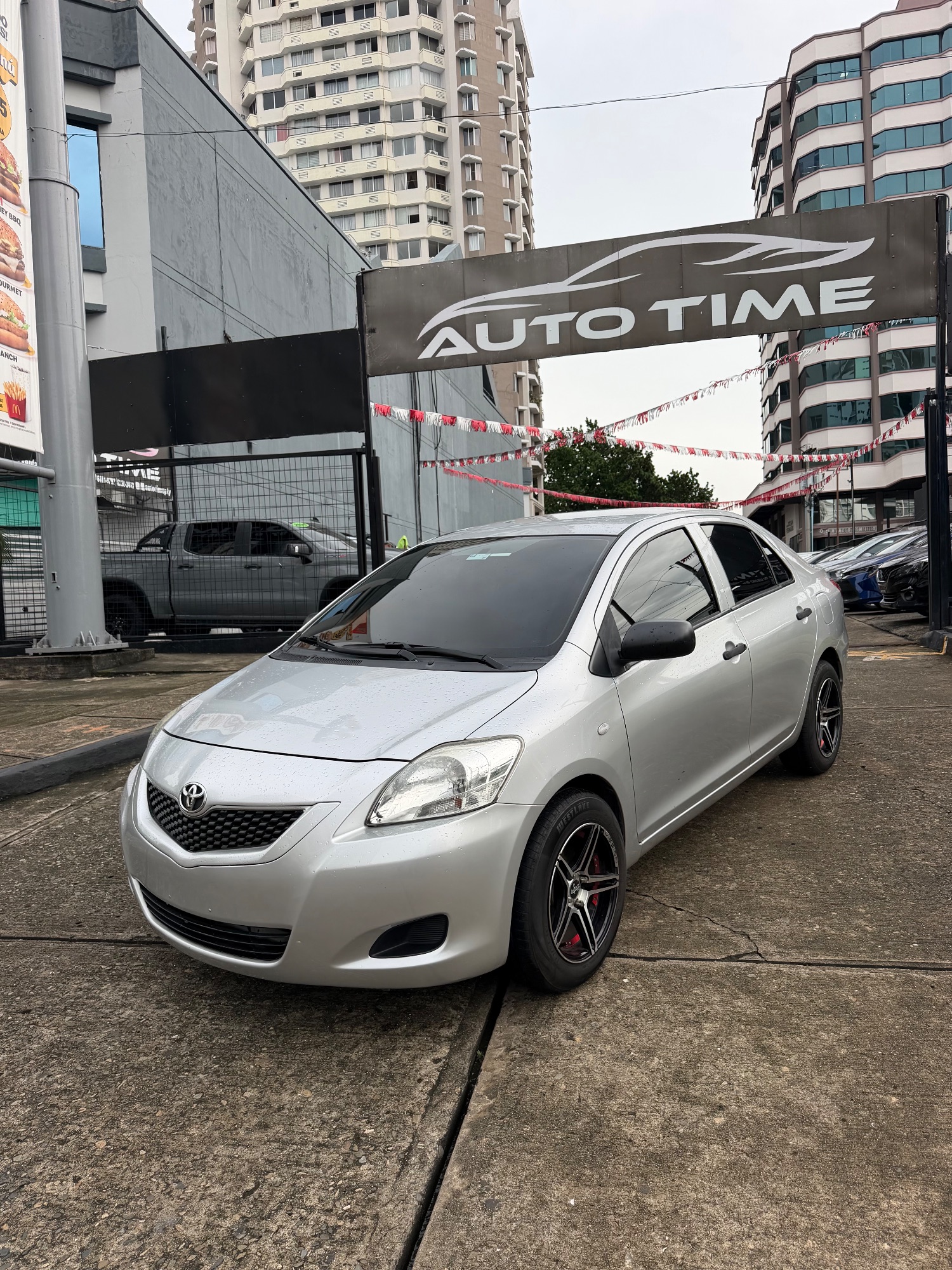 TOYOTA YARIS 2013
