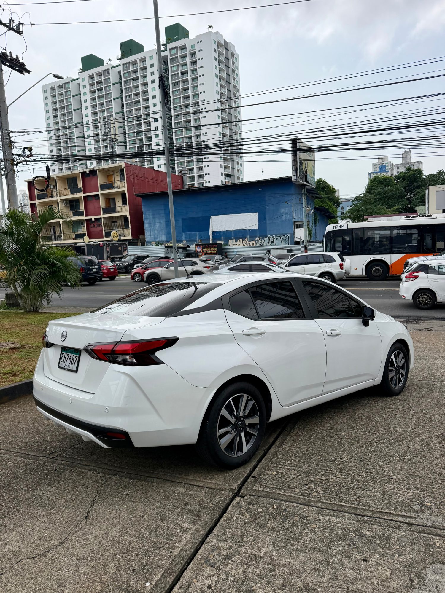NISSAN VERSA 2024