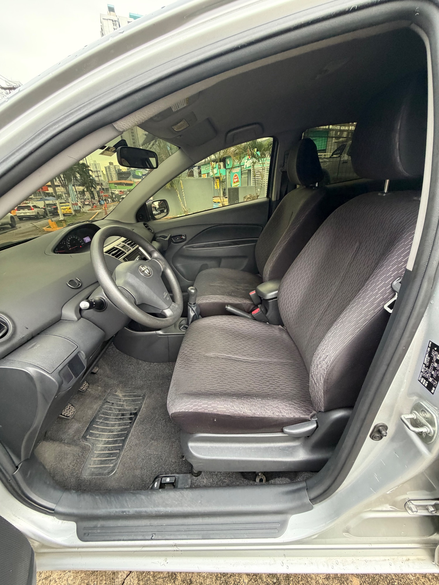 TOYOTA YARIS 2013