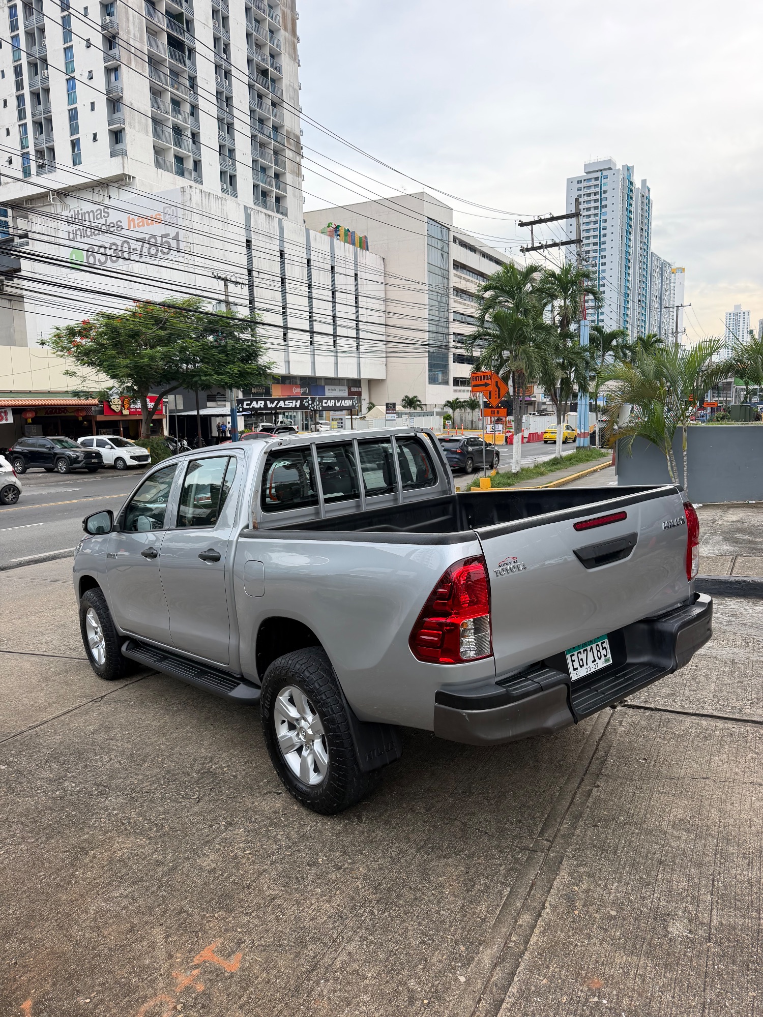 TOYOTA HILUX 2023
