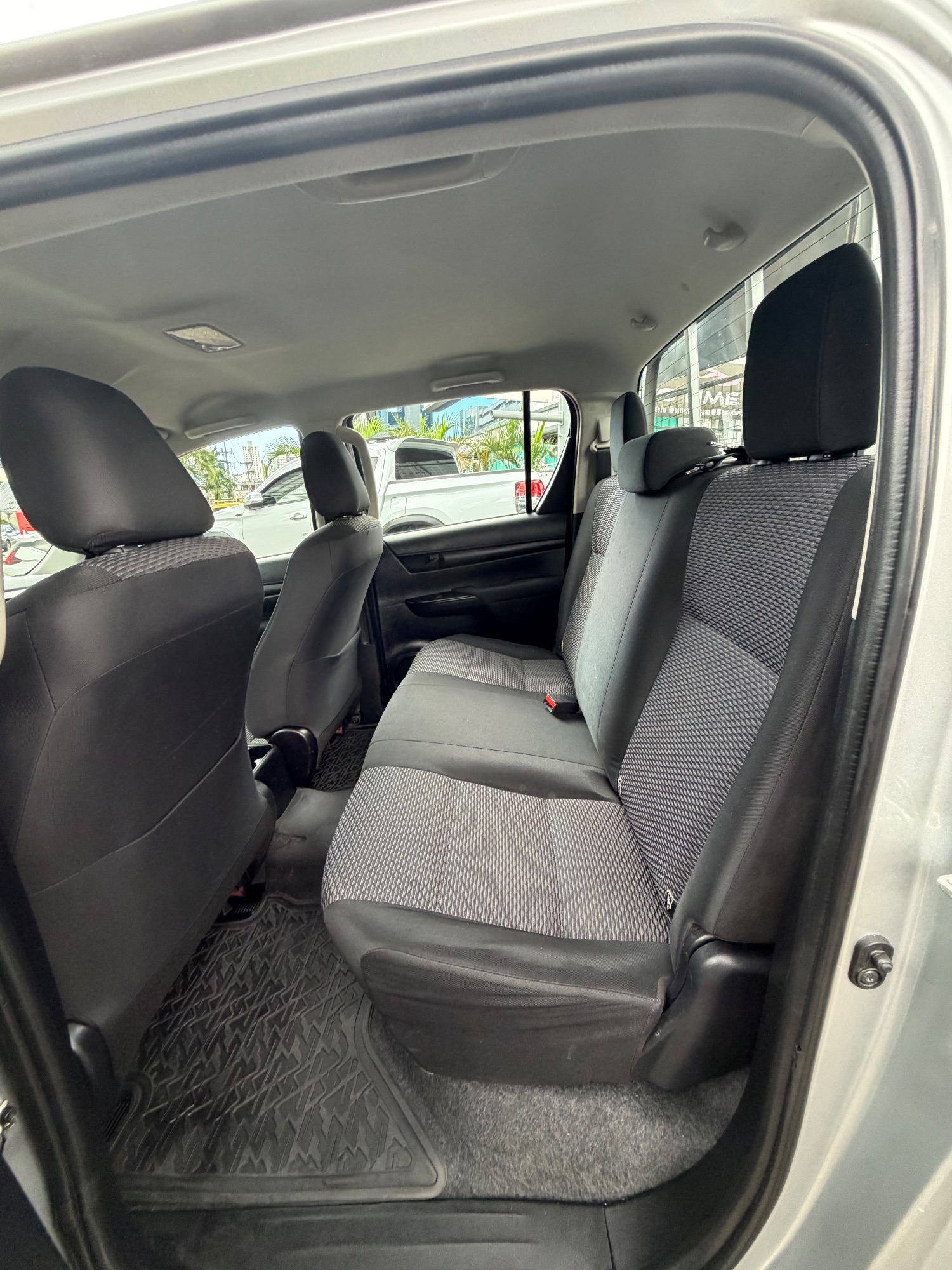 TOYOTA HILUX 2023
