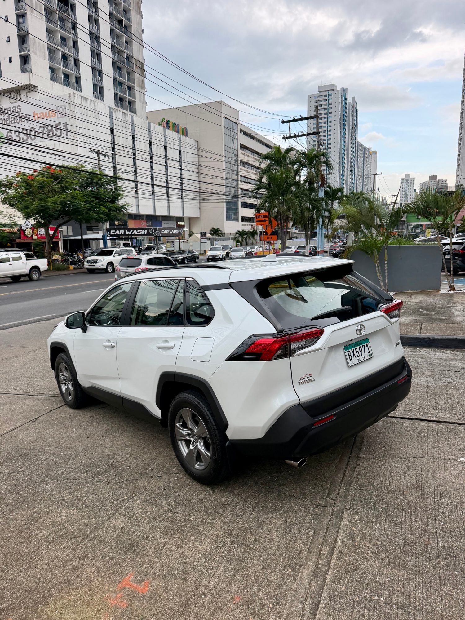 TOYOTA RAV4 2024