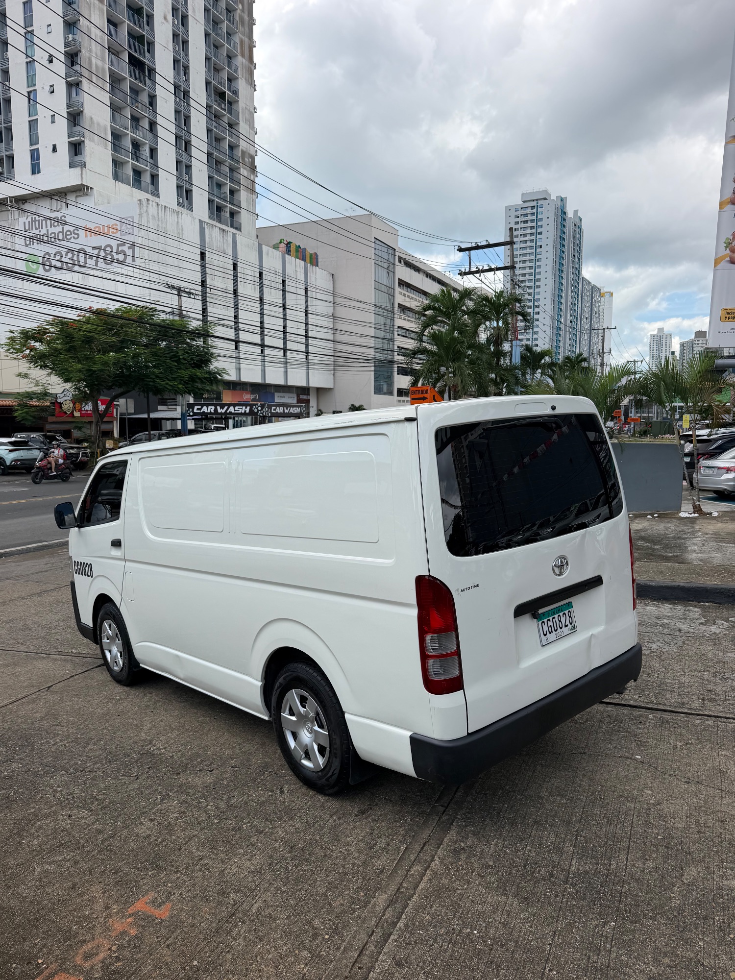 TOYOTA HIACE 2017