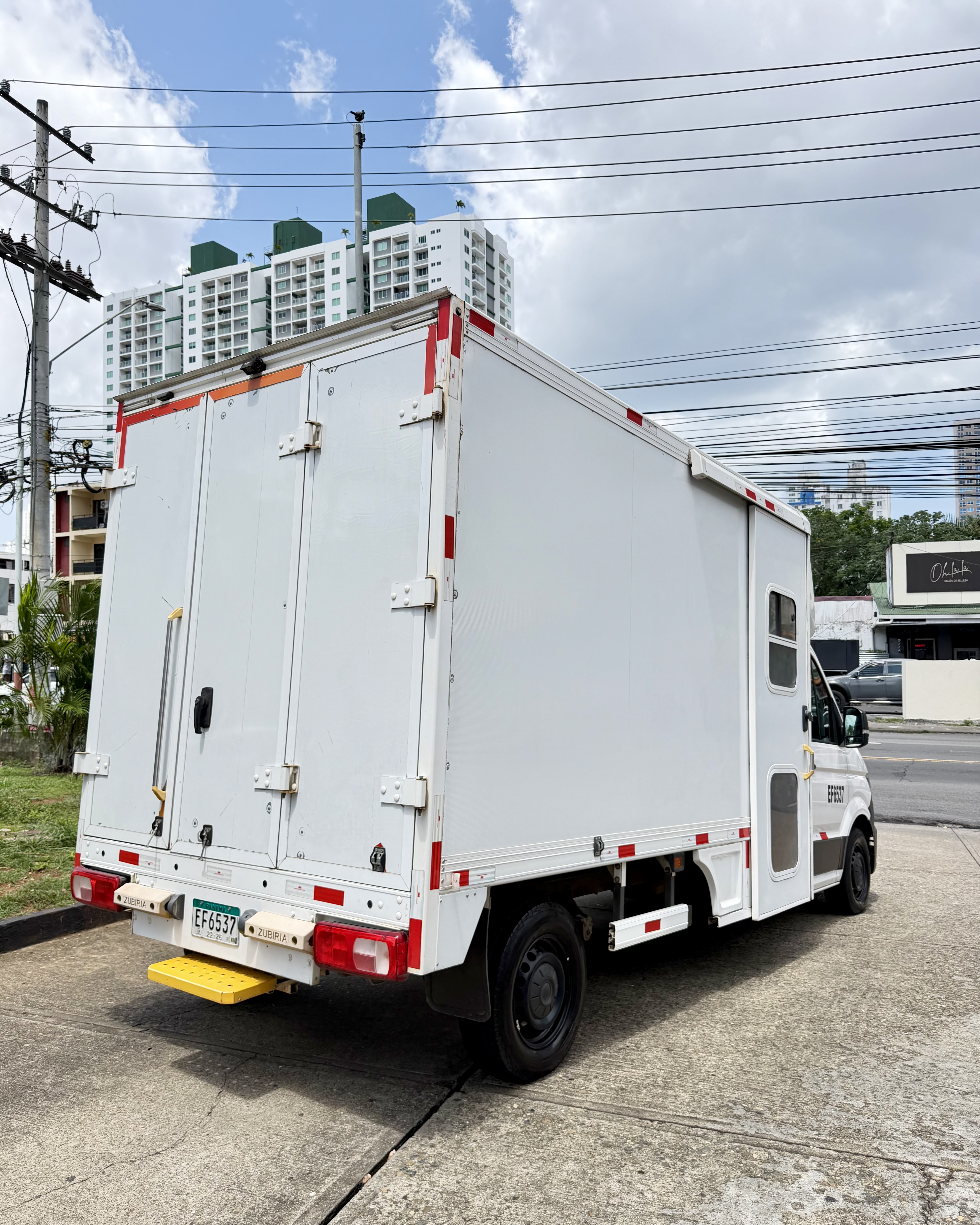 VOLKSWAGEN CRAFTER 2023