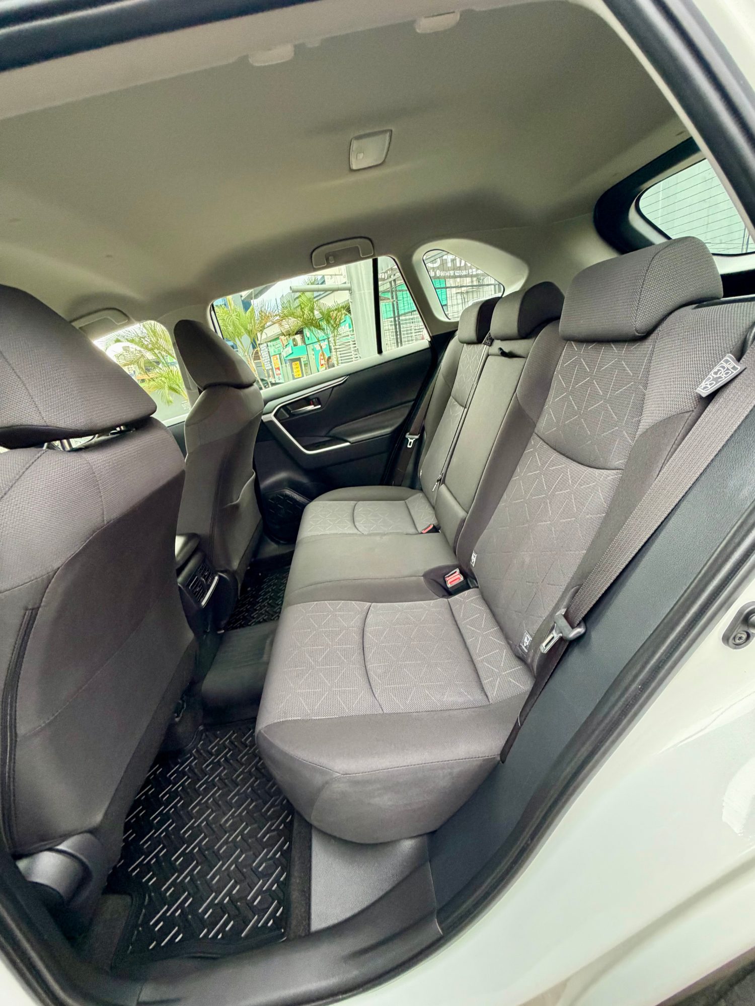 TOYOTA RAV4 2024