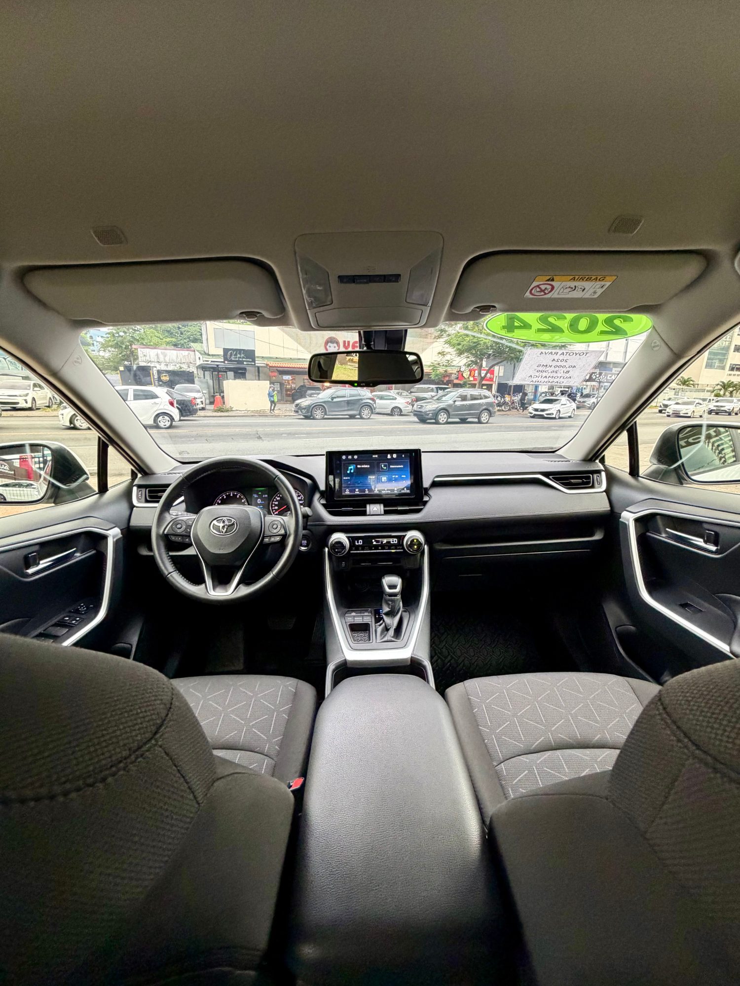 TOYOTA RAV4 2024