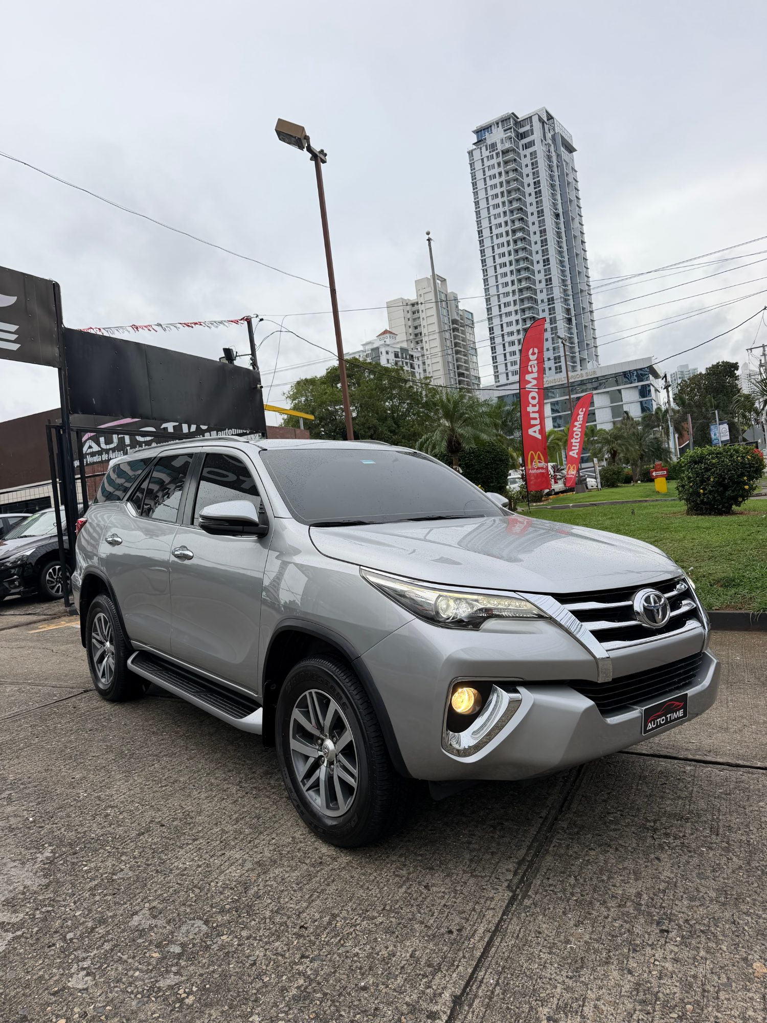 TOYOTA FORTUNER SRV 2018