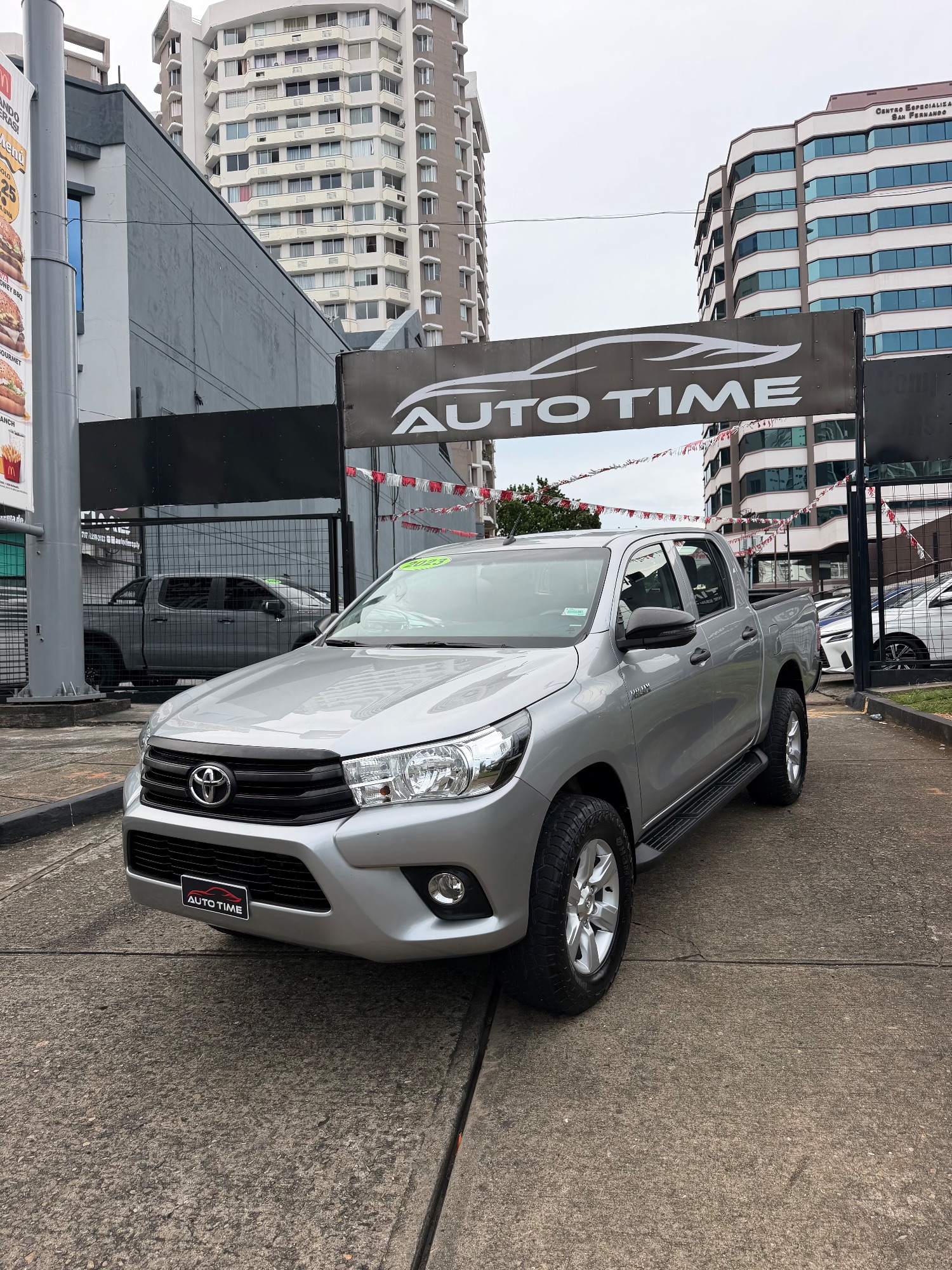 TOYOTA HILUX 2023