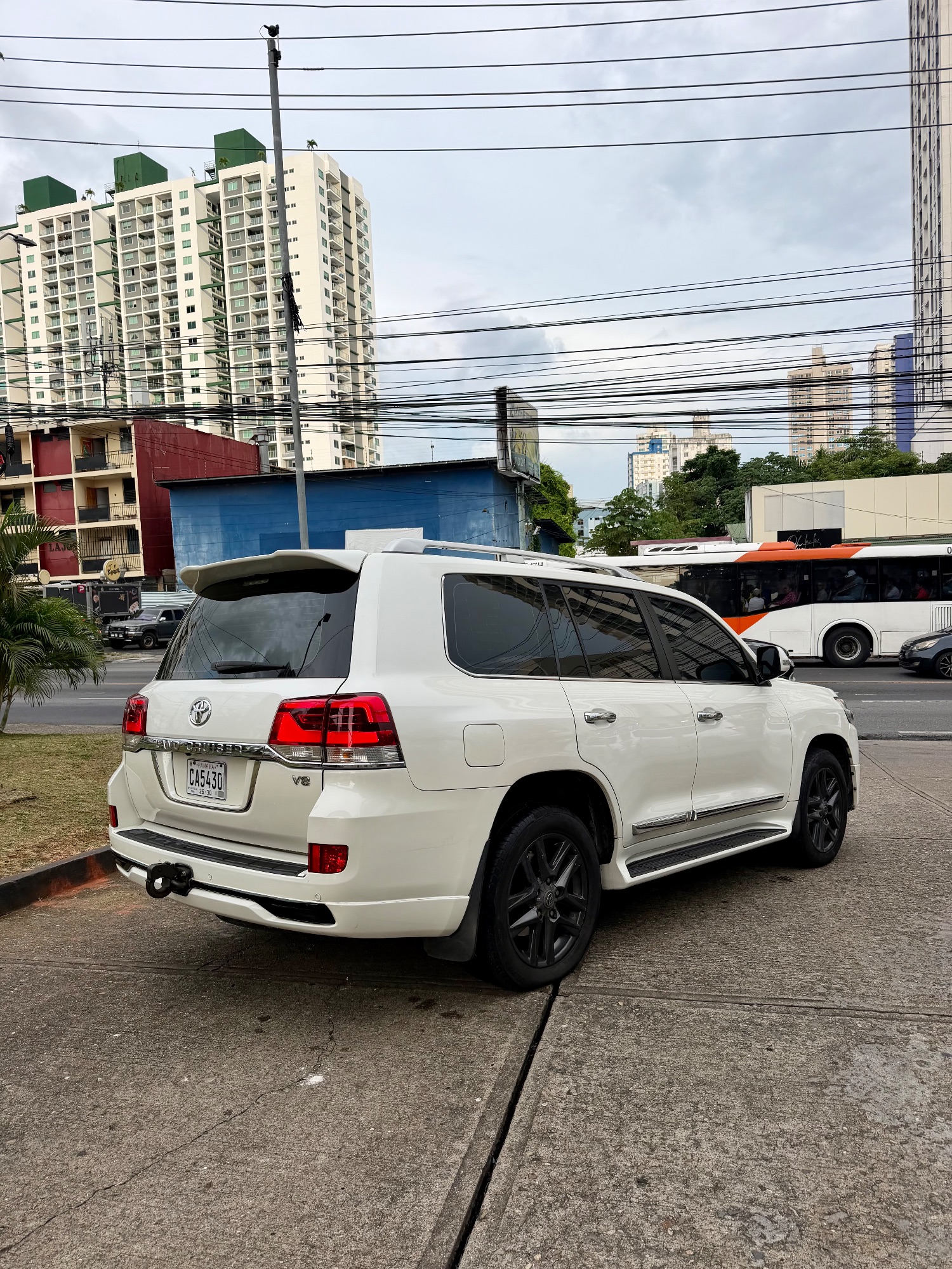 TOYOTA LANDCRUISER 2016