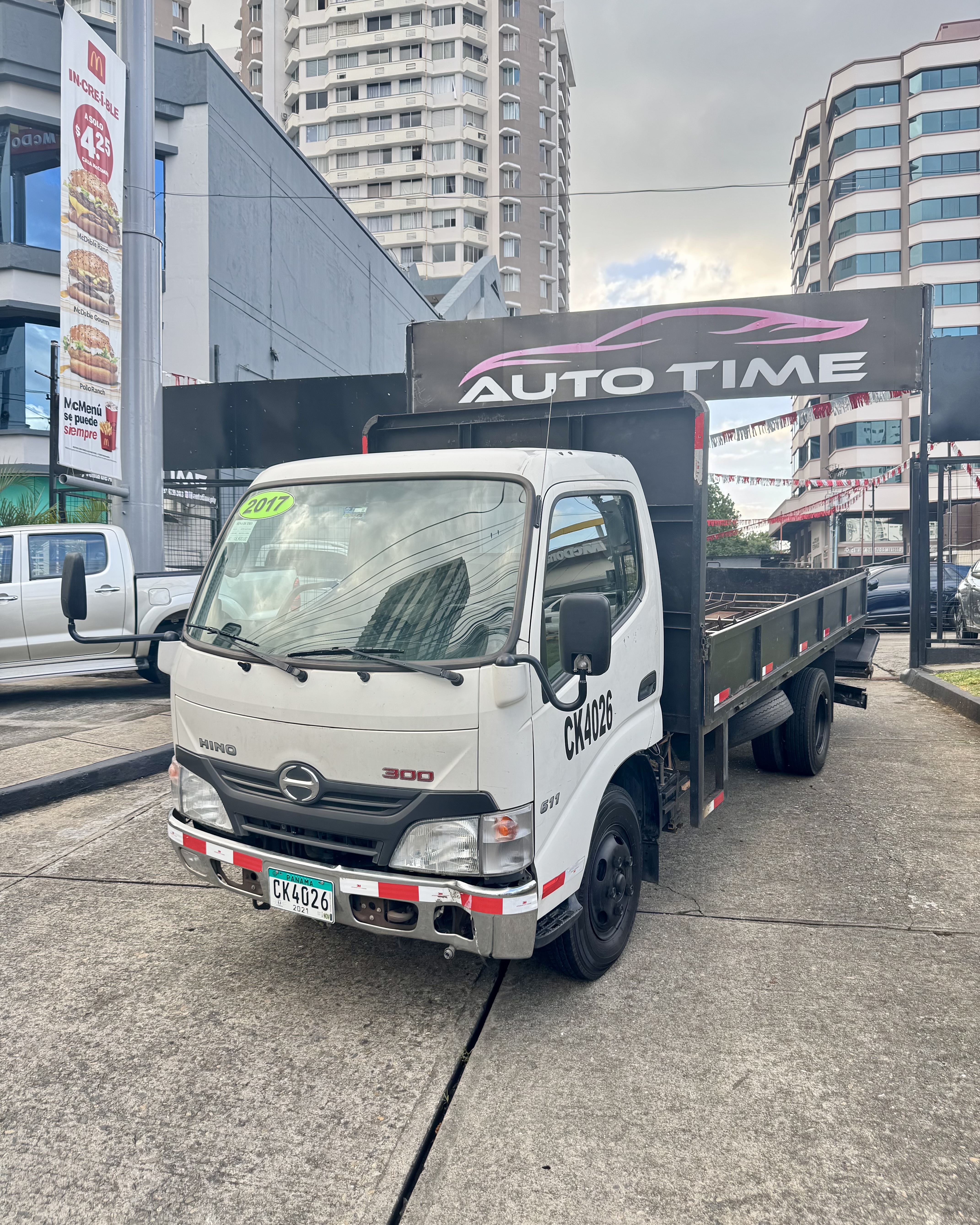 HINO DUTRO 2017