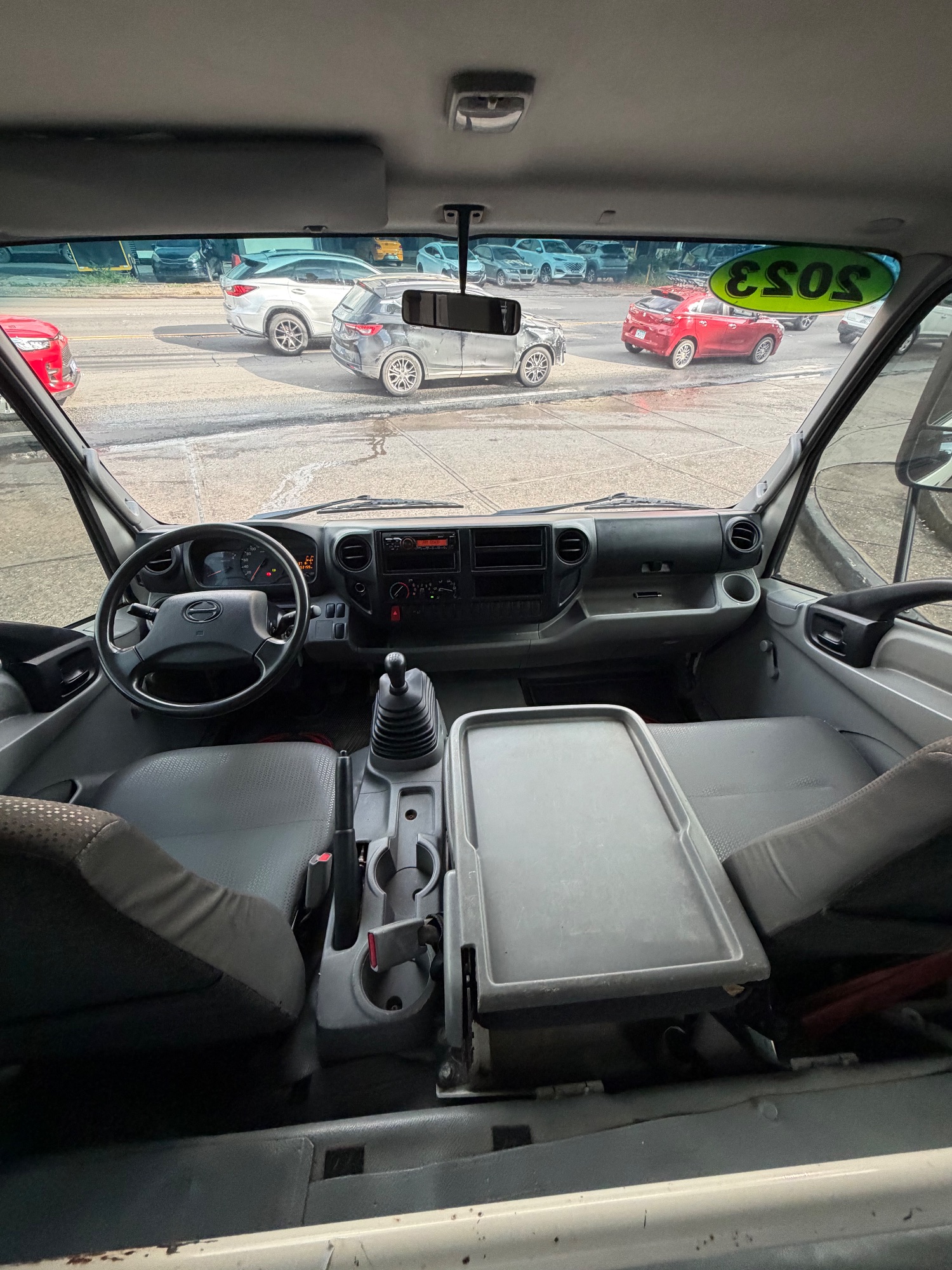 HINO DUTRO 2023