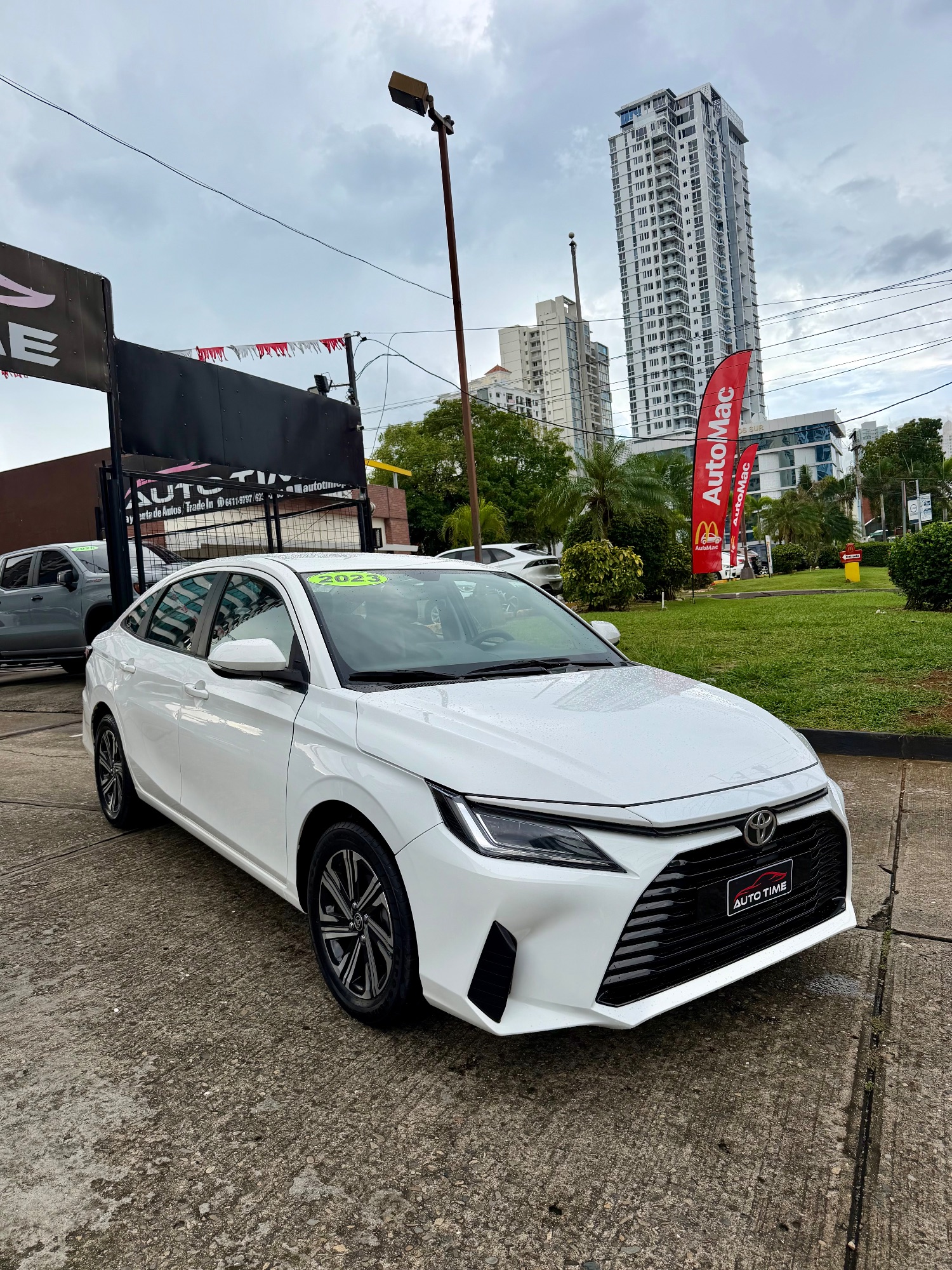TOYOTA YARIS 2023