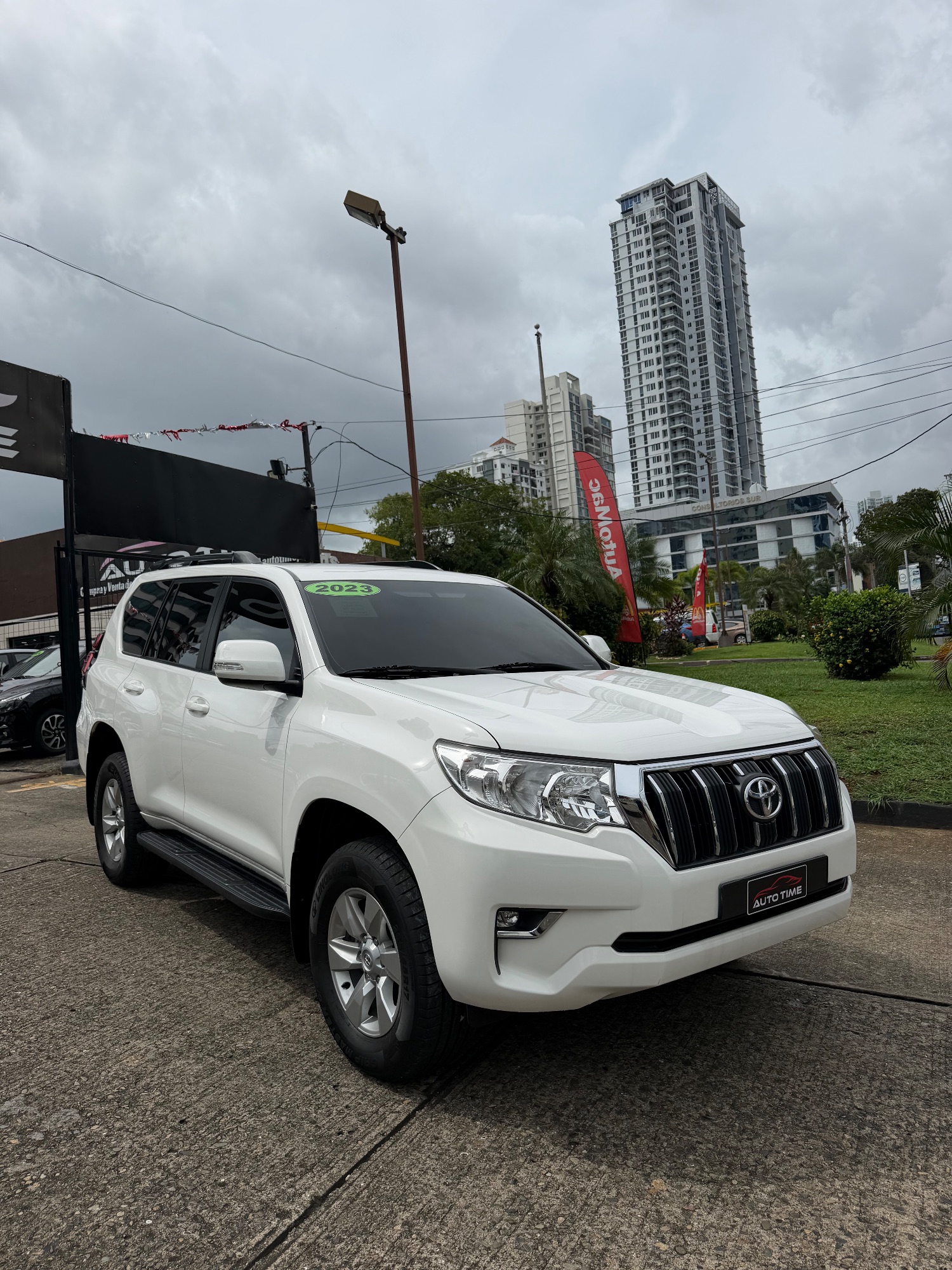 TOYOTA PRADO 2023