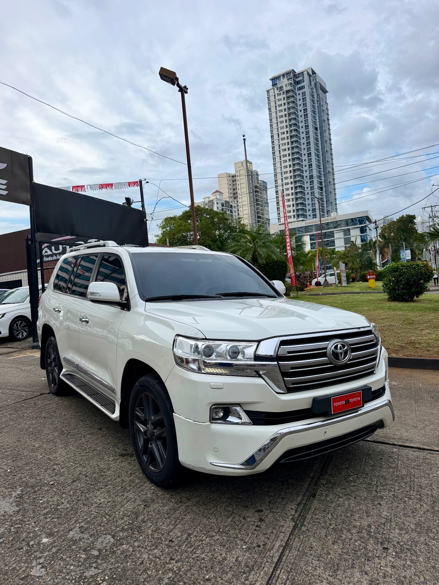 TOYOTA LANDCRUISER 2016