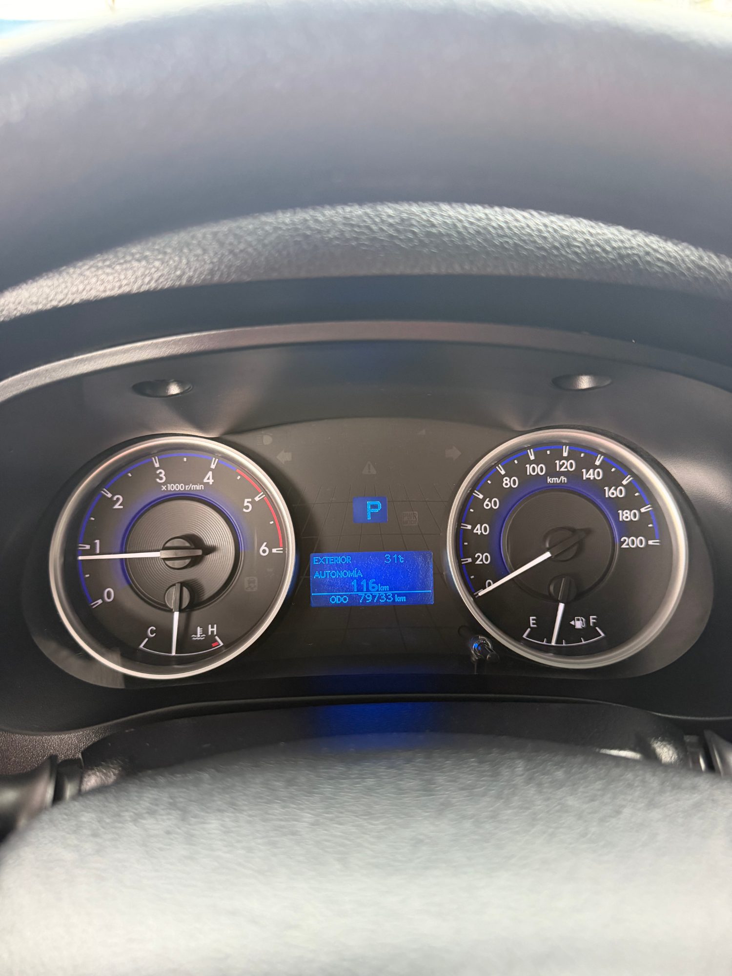 TOYOTA HILUX 2016