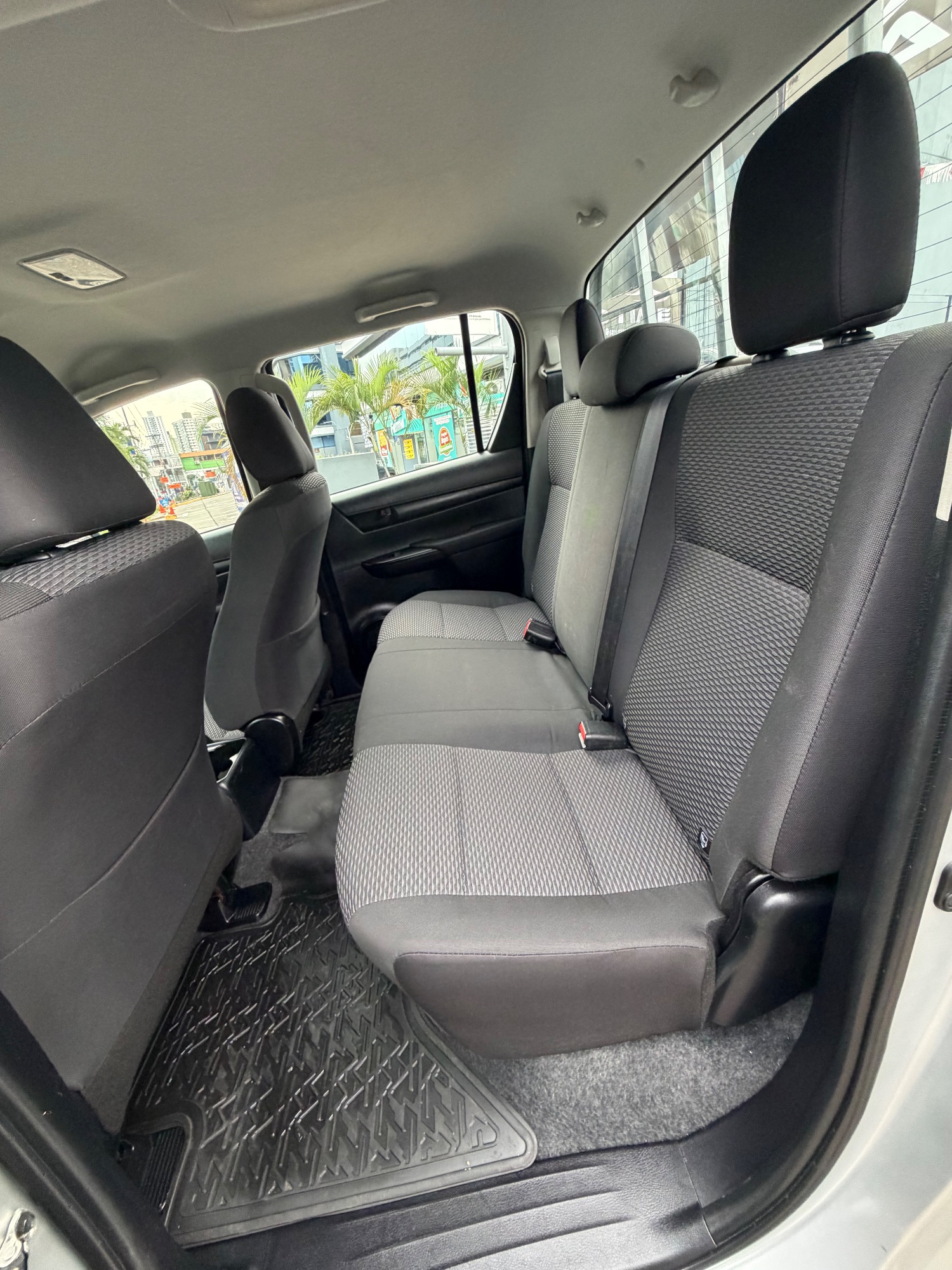 TOYOTA HILUX 2023