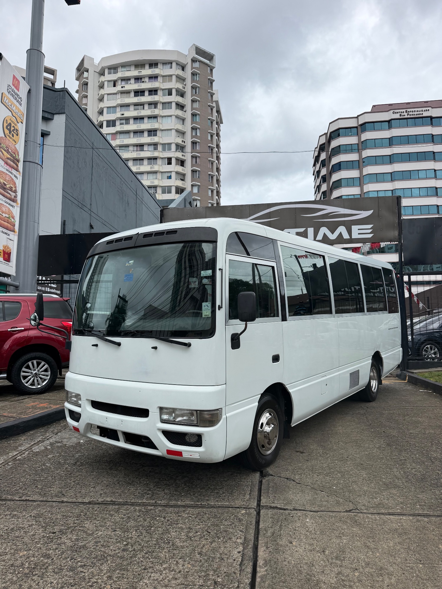 NISSAN CIVILIAN 2017
