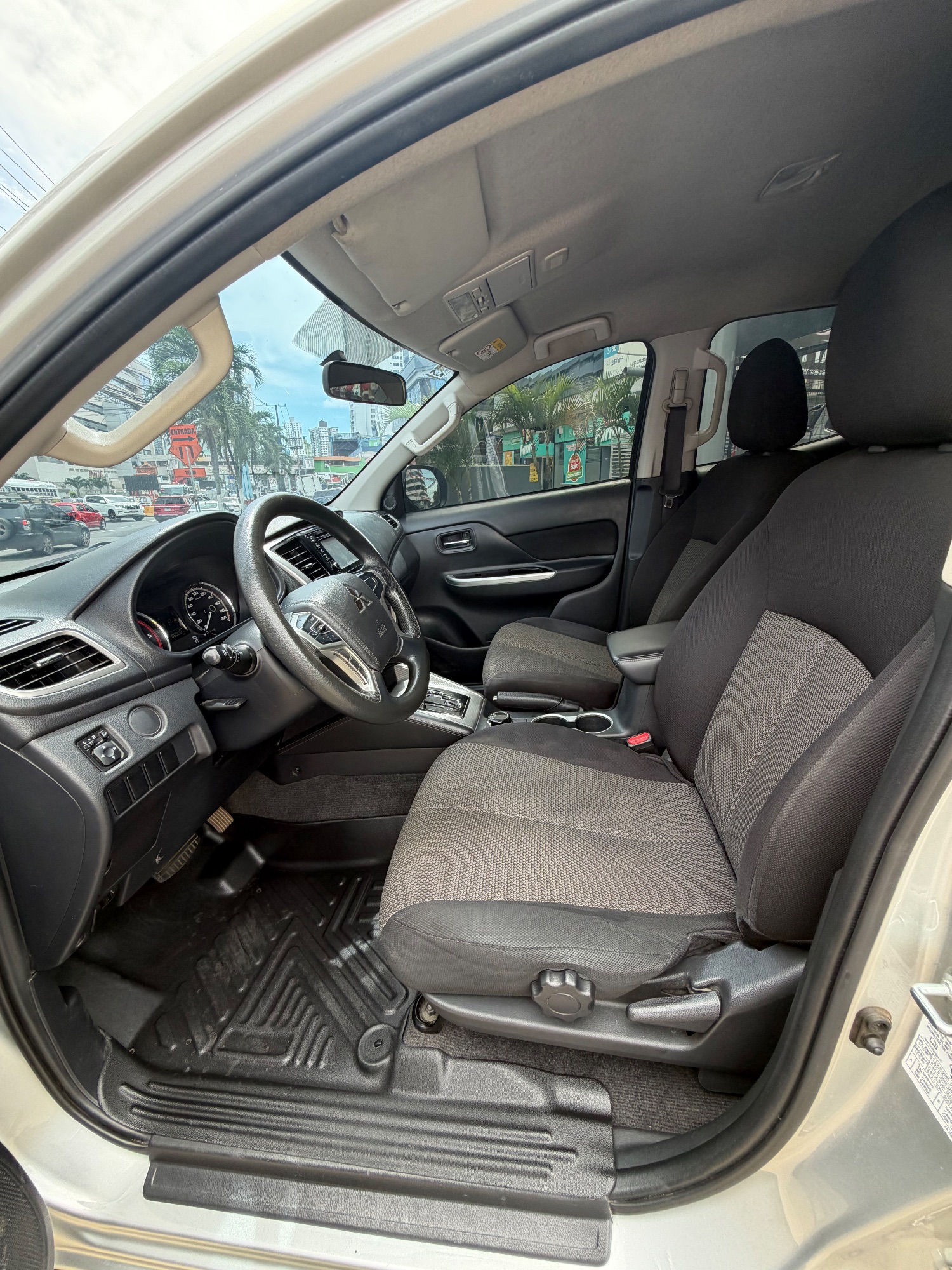 MITSUBISHI L200 2024