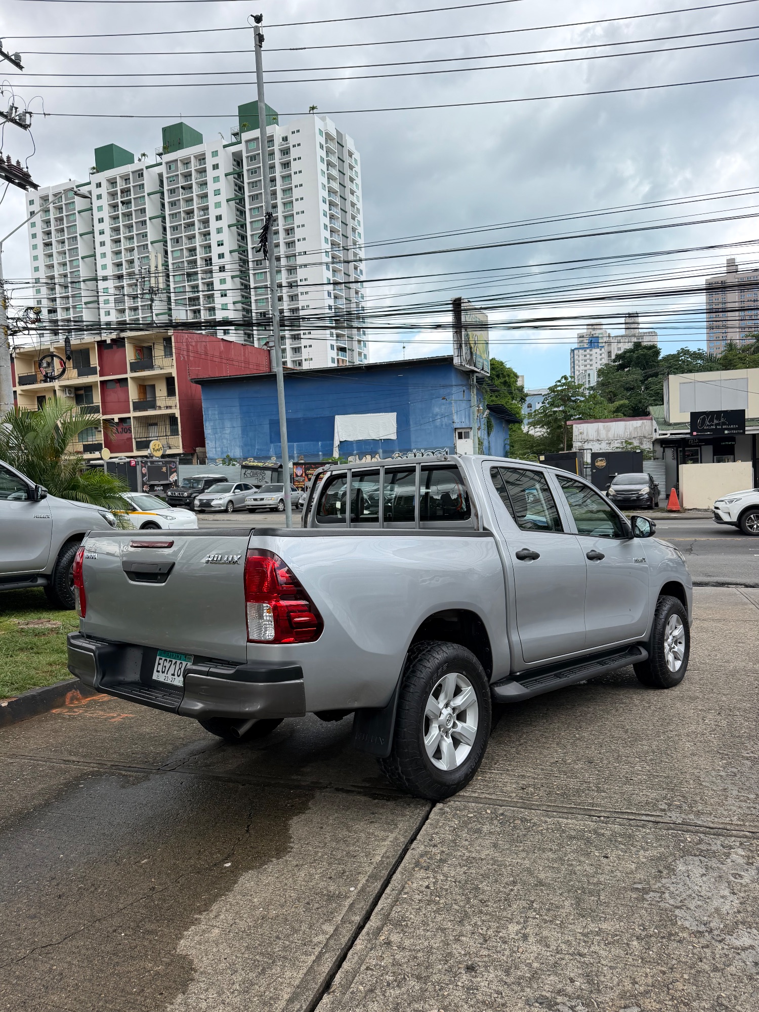 TOYOTA HILUX 2023