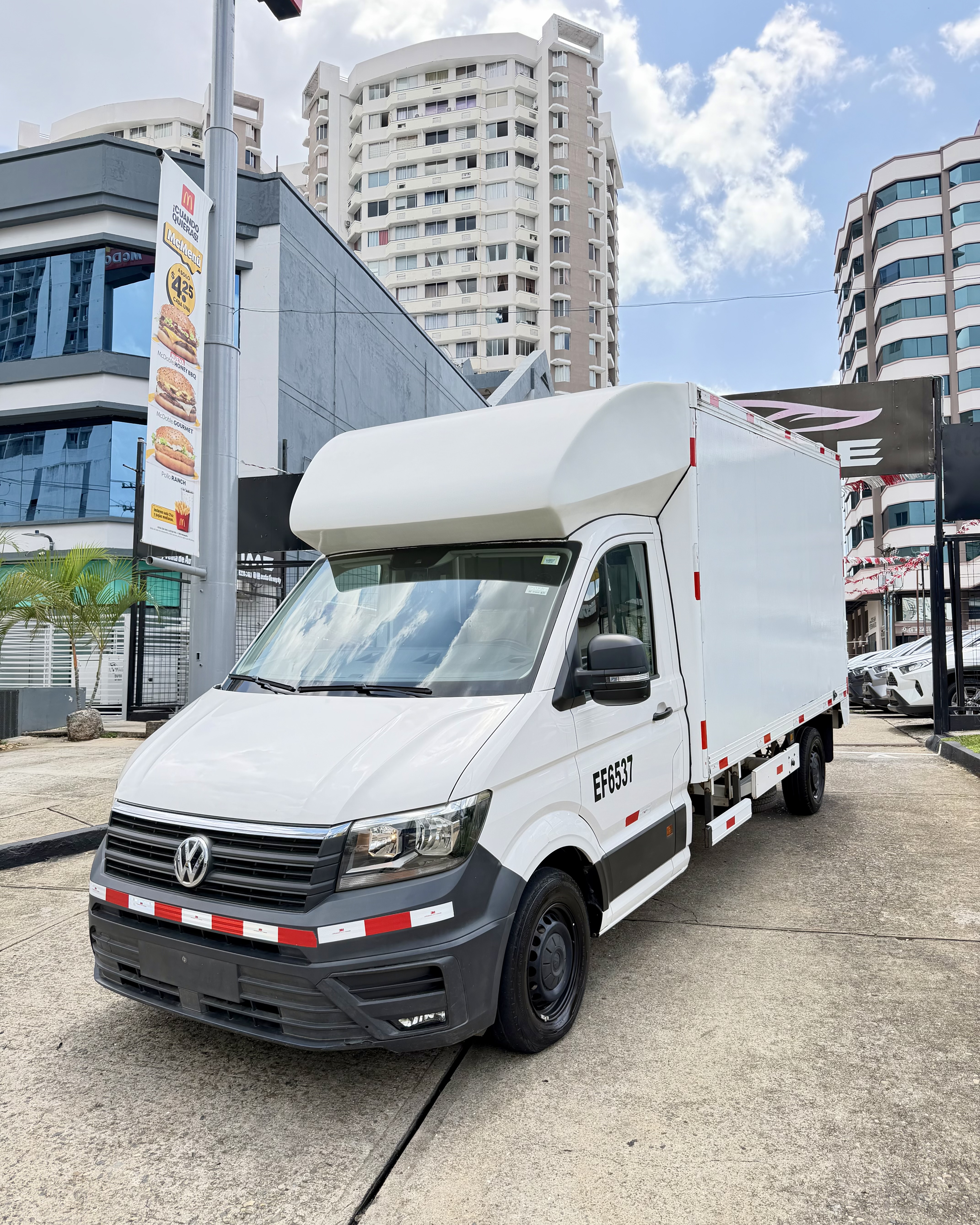 VOLKSWAGEN CRAFTER 2023