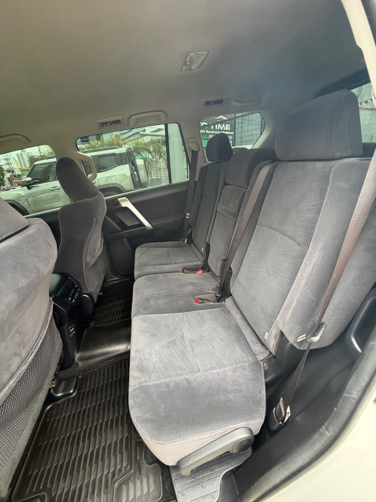 TOYOTA PRADO 2023
