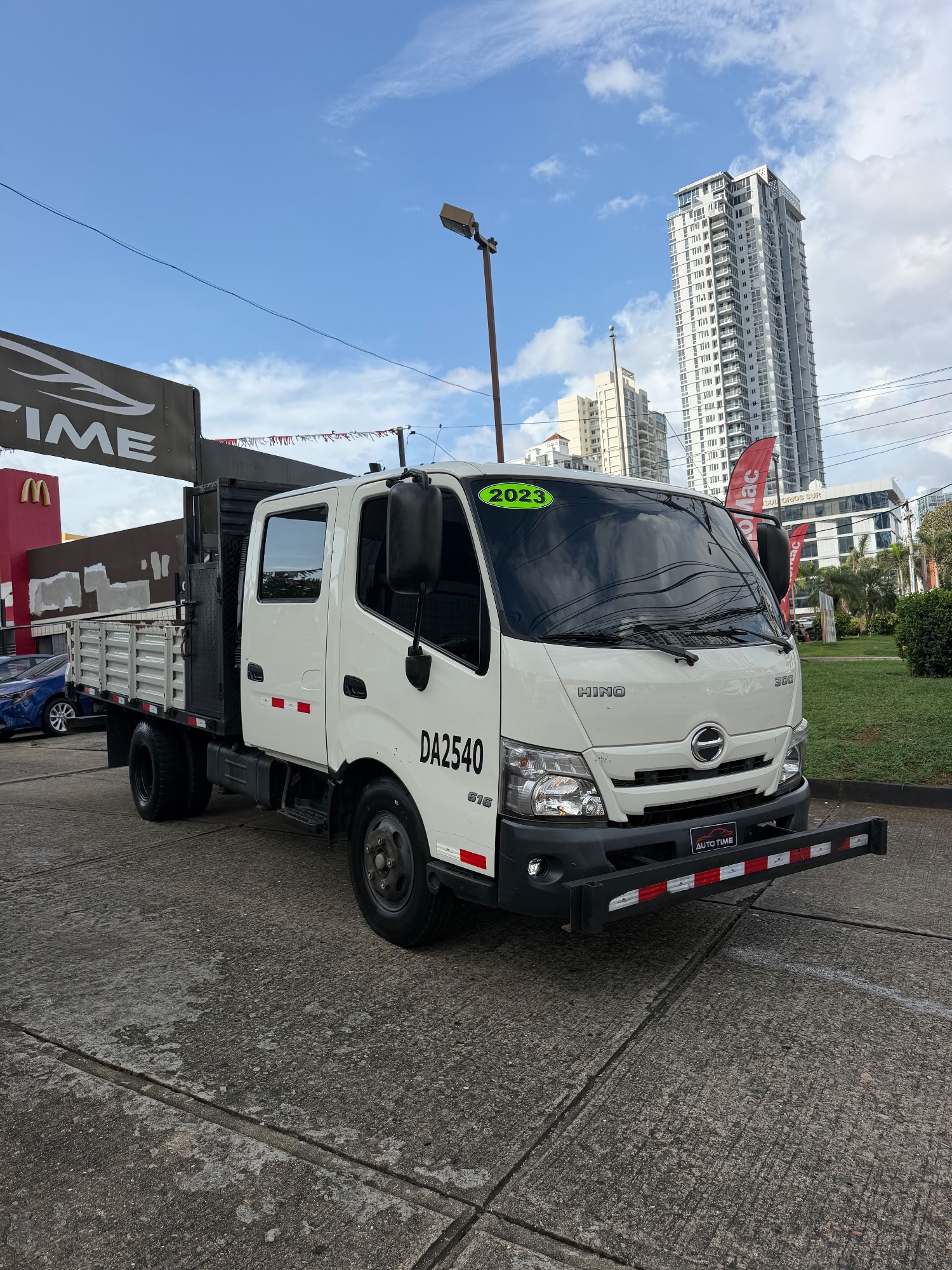 HINO DUTRO 2023