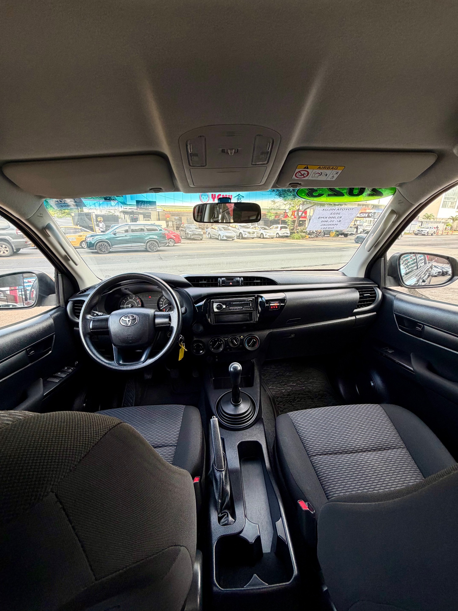 TOYOTA HILUX 2023