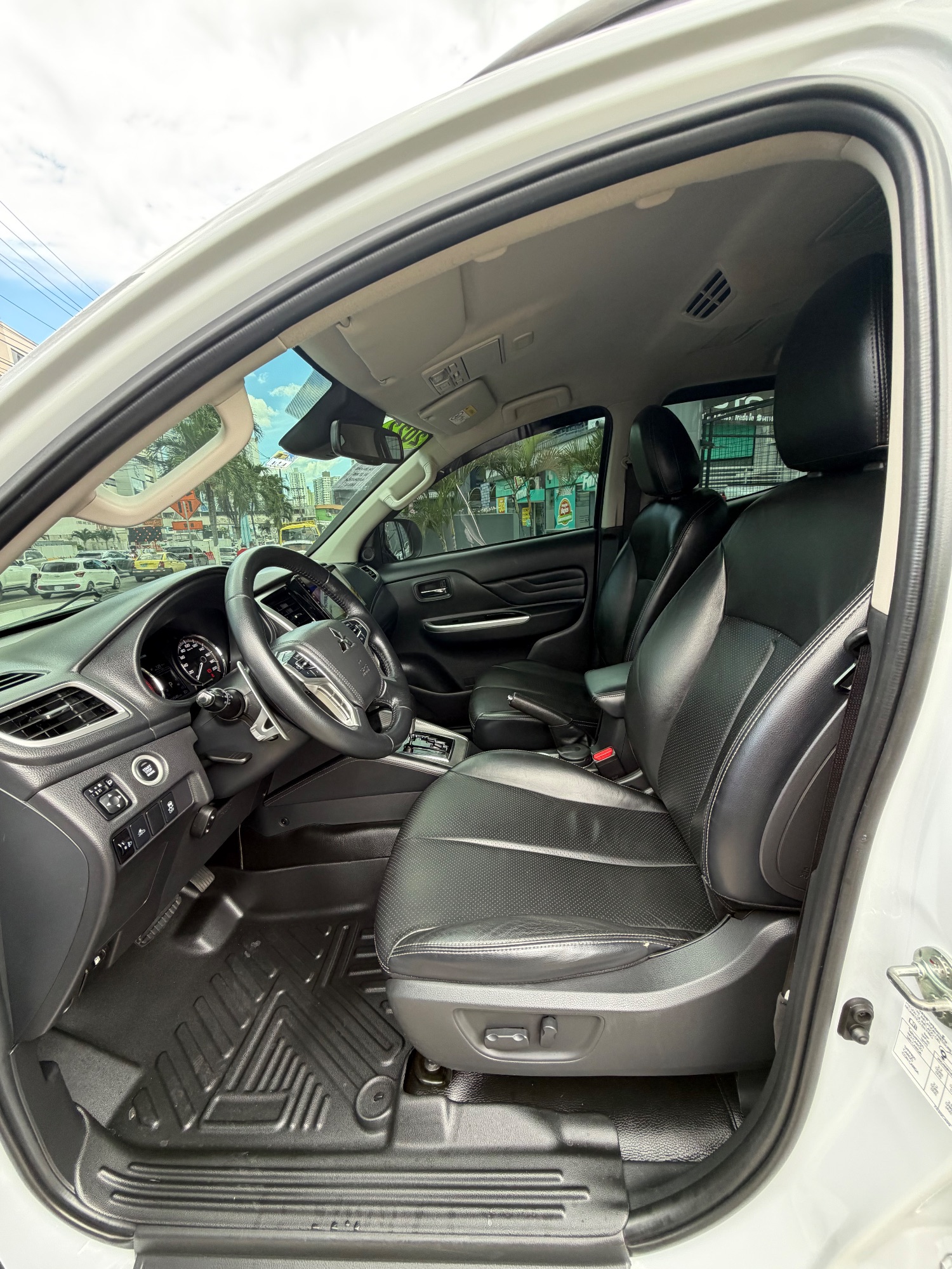 MITSUBISHI L200 2022